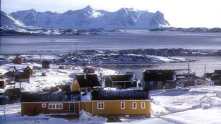 Arsuk Sygeplejestation 1997. Suulut Foto.